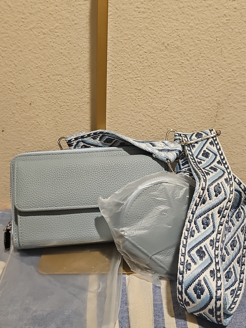 Unbranded crossbody wallet